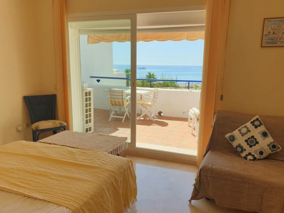 Casitamar frontline beach house rental Casares Costa near Estepona Bahía de Casares Exterior foto