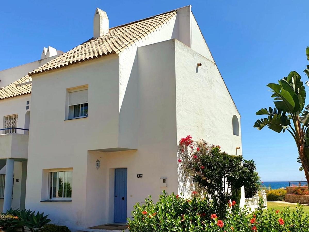 Casitamar frontline beach house rental Casares Costa near Estepona Bahía de Casares Exterior foto