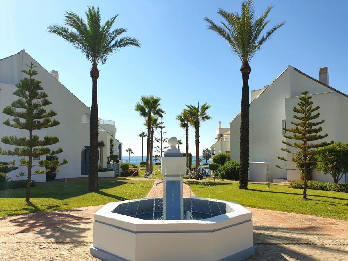 Casitamar frontline beach house rental Casares Costa near Estepona Bahía de Casares Exterior foto